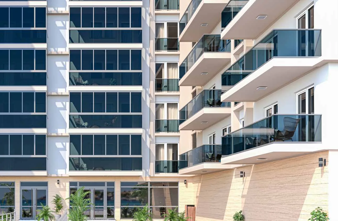 Konut cephesinde cam balkon korkulukları